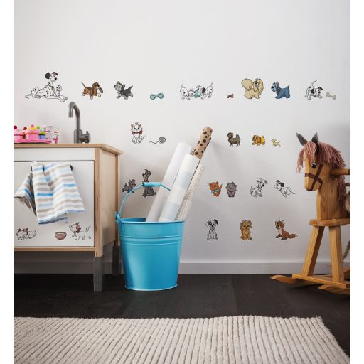 Disney cicák és kutyák, gyerekszoba falmatrica