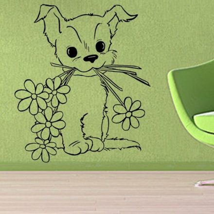 Virággal kedveskedő kutyus falmatrica a Dekormatricák falmatrica webáruházban