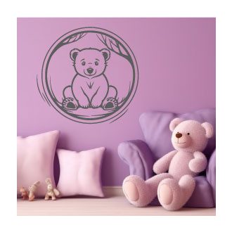 Maci az ágak alatt – természetes hangulatú gyerek falmatrica kisgyerekszobába